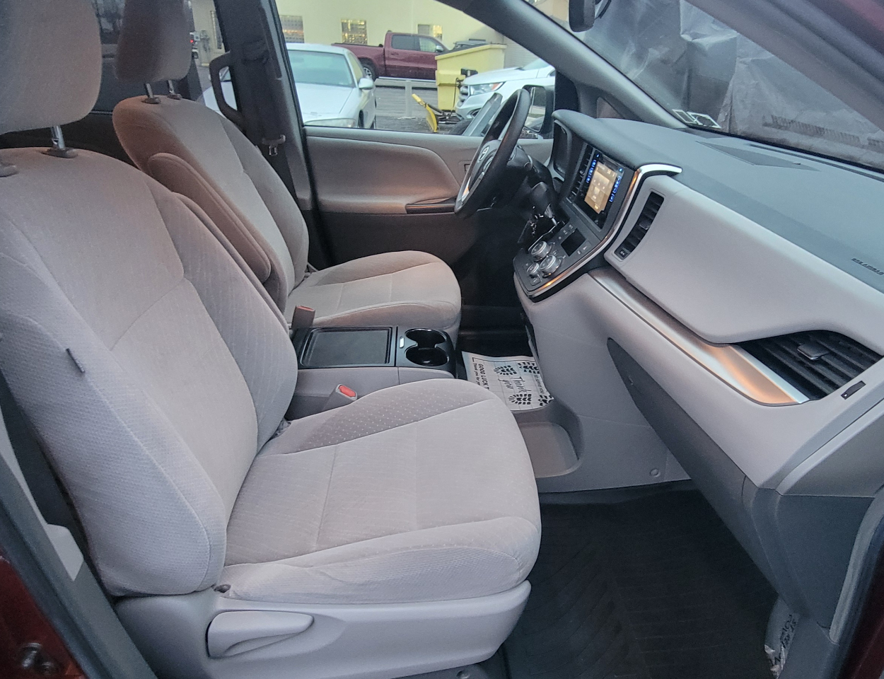 Toyota Sienna  2017