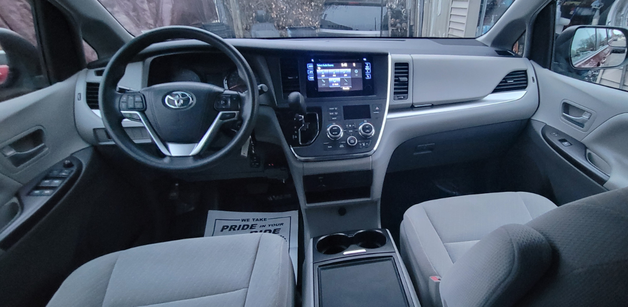 Toyota Sienna  2017
