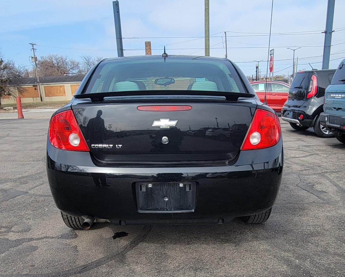 Chevrolet Cobalt  2010