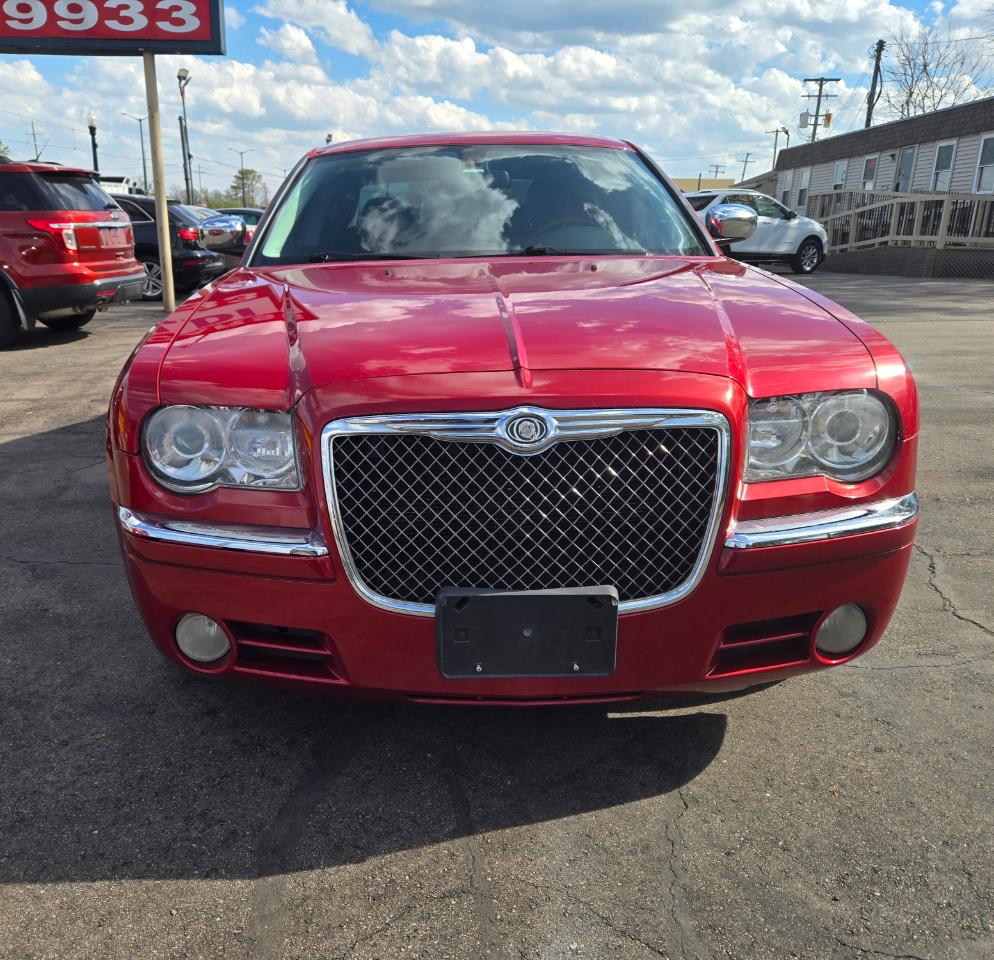 Chrysler 300 4dr Sdn 300 Limited RWD 2010