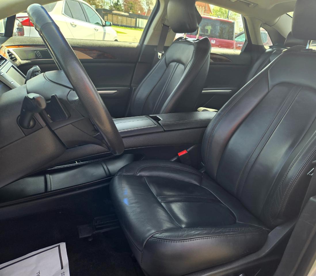 Lincoln MKZ Base AWD 2014