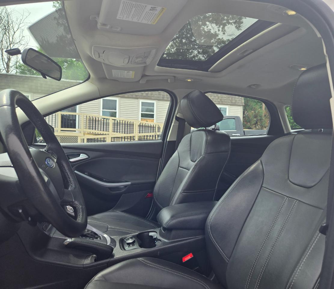 Ford Focus Titanium Hatch 2014