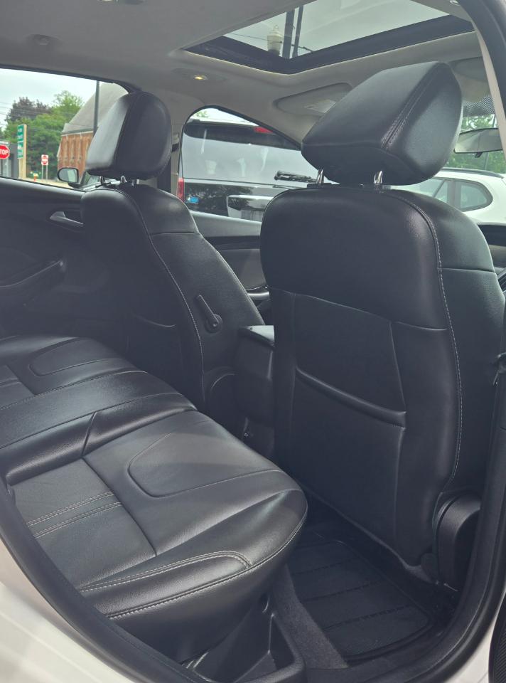 Ford Focus Titanium Hatch 2014