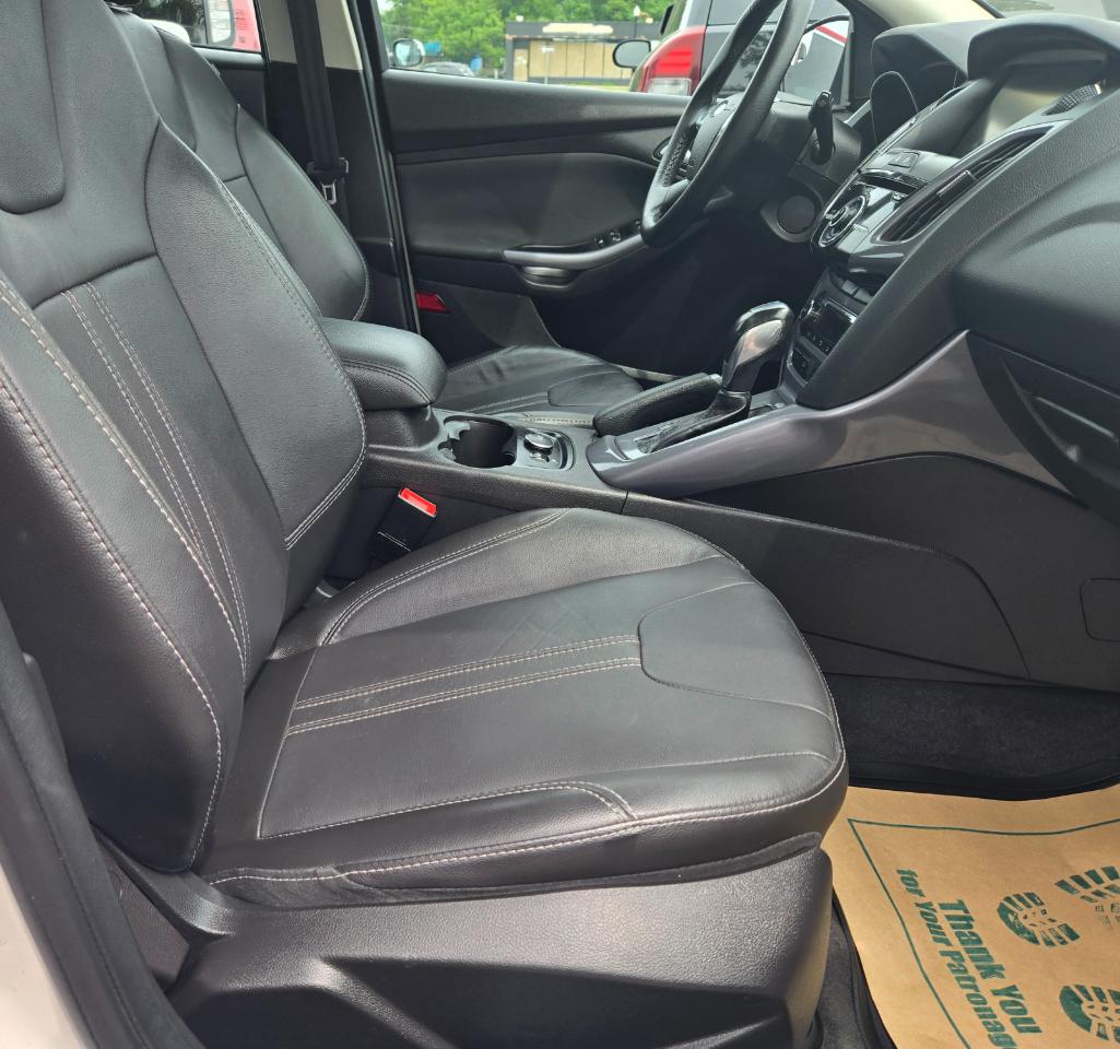 Ford Focus Titanium Hatch 2014