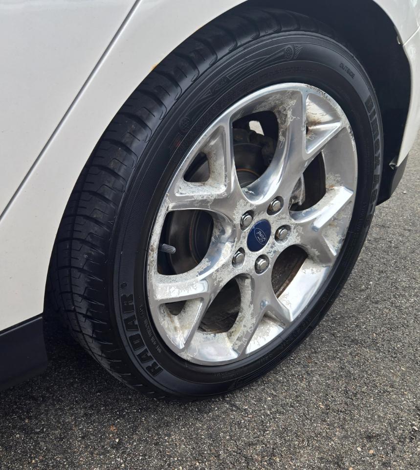 Ford Focus Titanium Hatch 2014