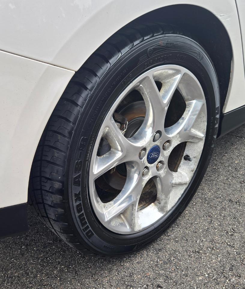 Ford Focus Titanium Hatch 2014
