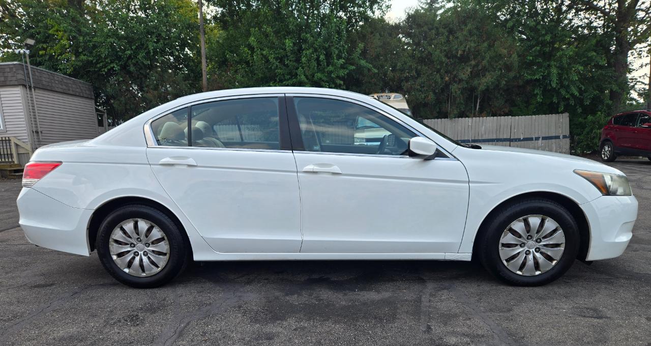 Honda Accord LX sedan AT 2010