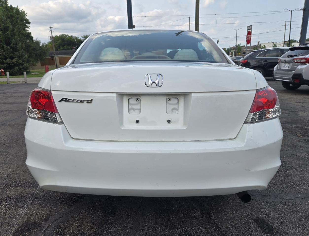 Honda Accord LX sedan AT 2010