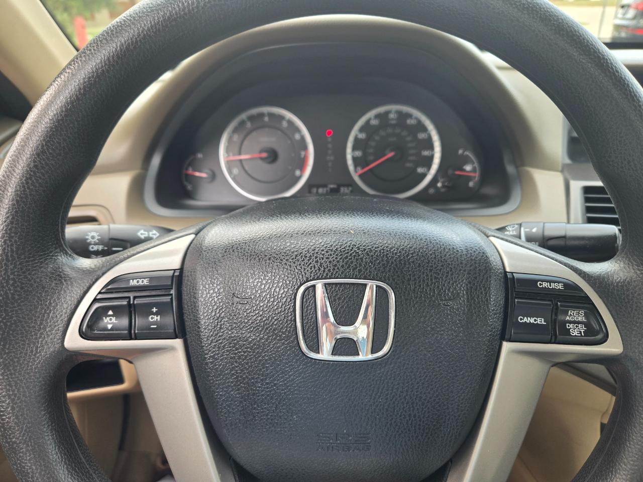 Honda Accord LX sedan AT 2010