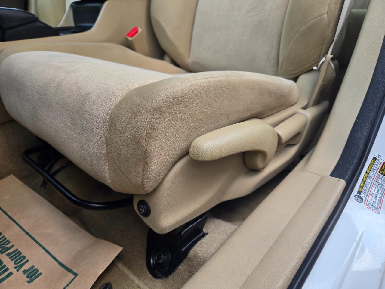 Honda Accord LX sedan AT 2010
