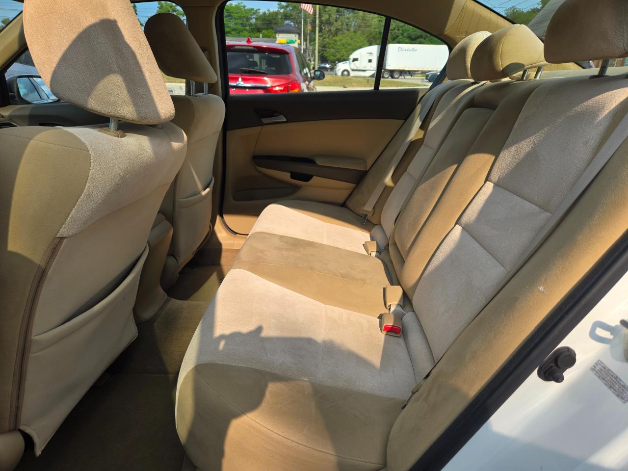 Honda Accord LX sedan AT 2010