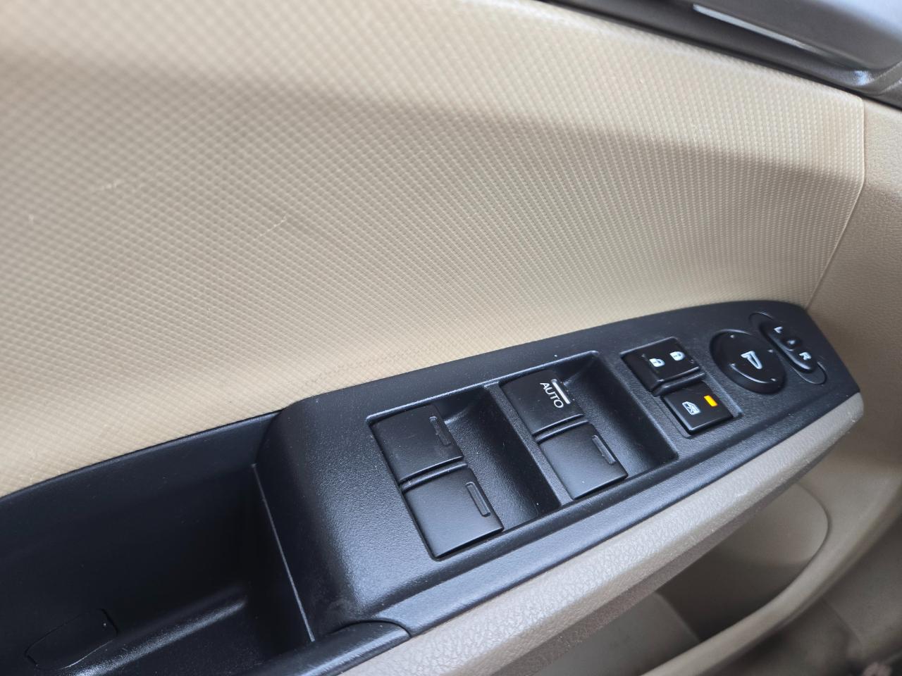 Honda Accord LX sedan AT 2010