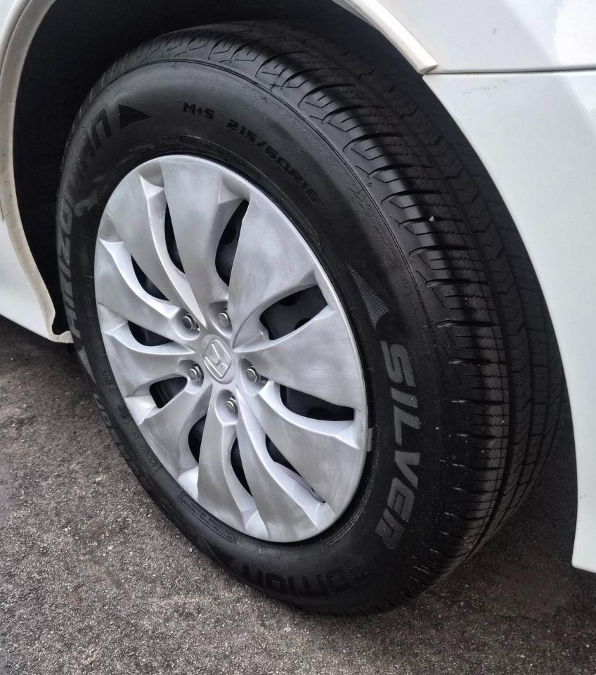 Honda Accord LX sedan AT 2010