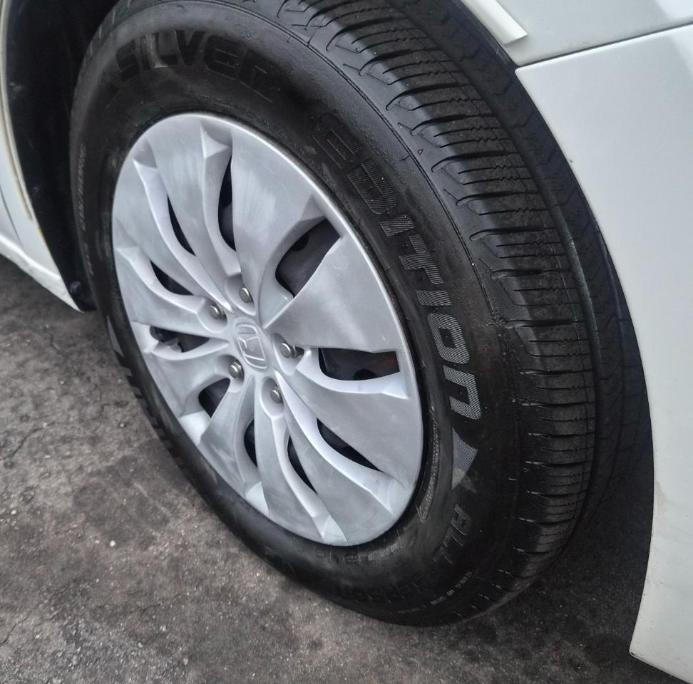 Honda Accord LX sedan AT 2010