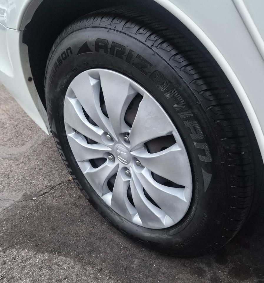 Honda Accord LX sedan AT 2010