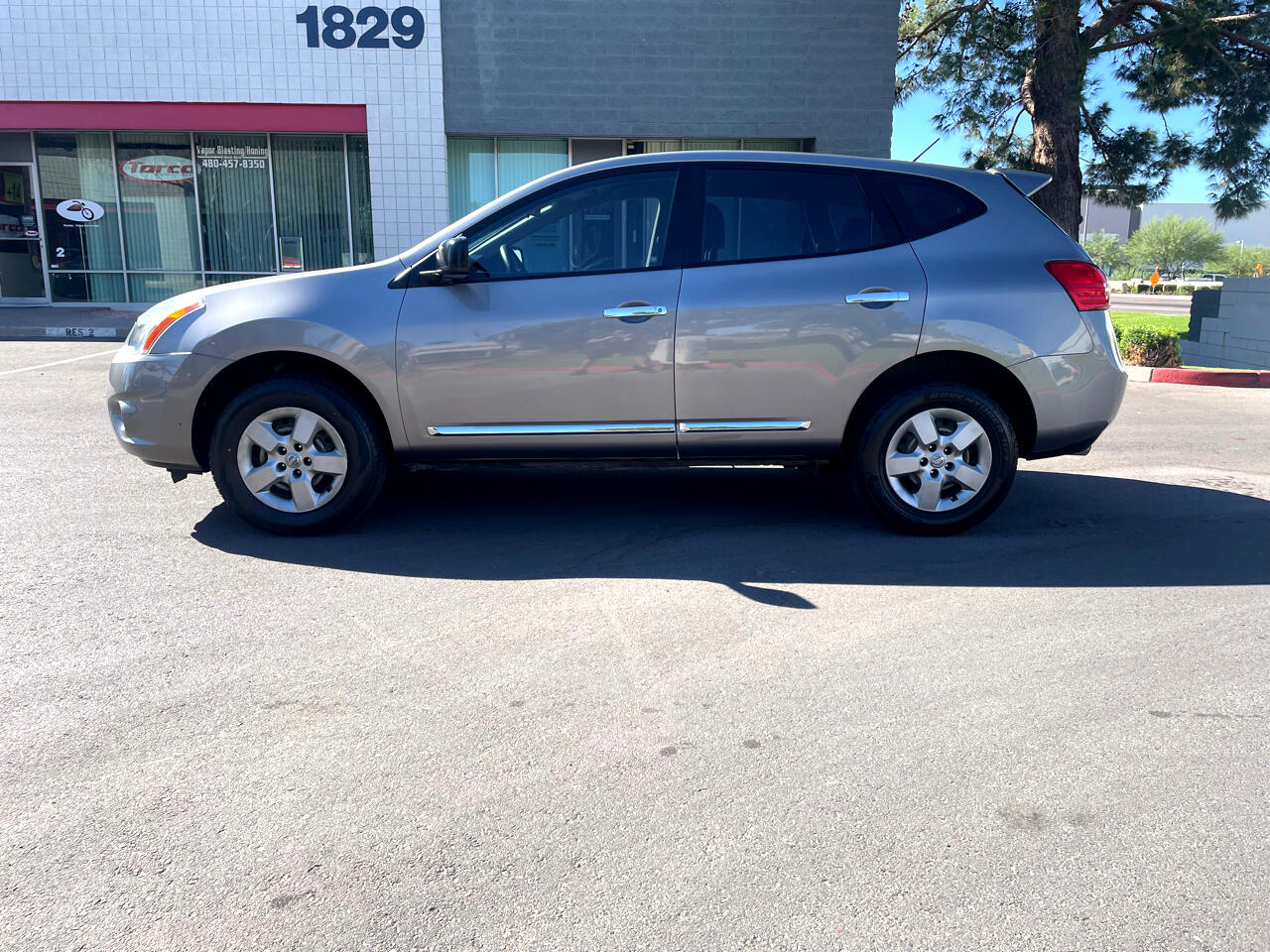 Nissan Rogue S FWD Krom Edition 2011
