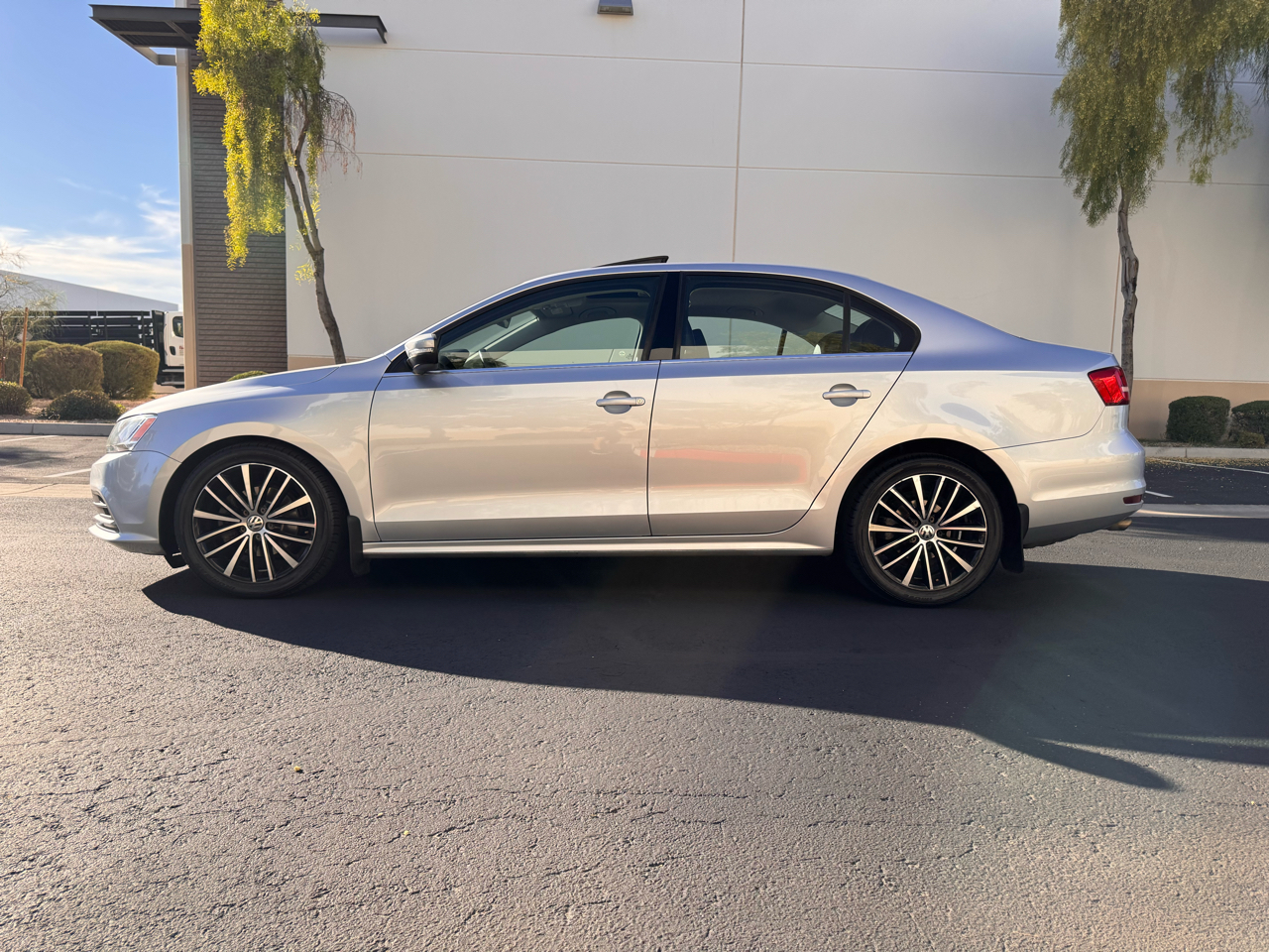 Volkswagen Jetta Sedan 4dr DSG 2.0L TDI SE w/Connectivity 2015