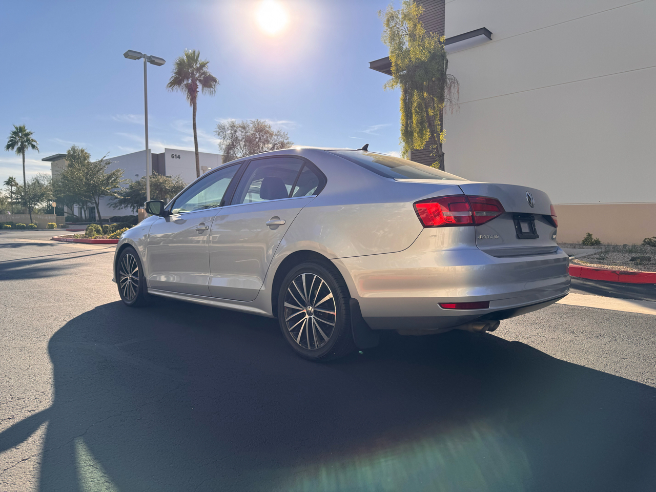 Volkswagen Jetta Sedan 4dr DSG 2.0L TDI SE w/Connectivity 2015