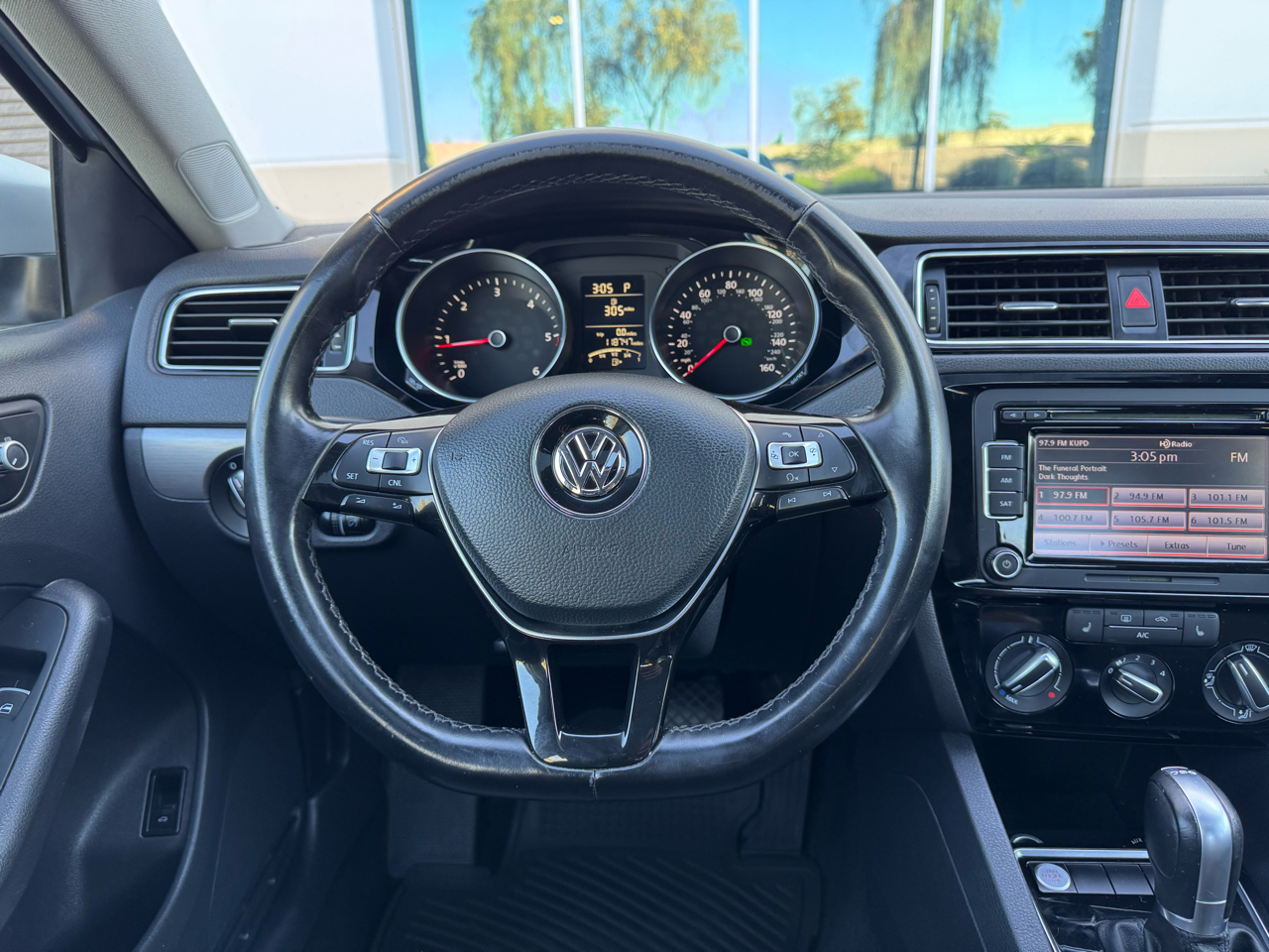 Volkswagen Jetta Sedan 4dr DSG 2.0L TDI SE w/Connectivity 2015
