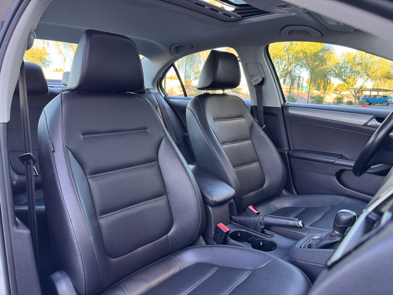 Volkswagen Jetta Sedan 4dr DSG 2.0L TDI SE w/Connectivity 2015