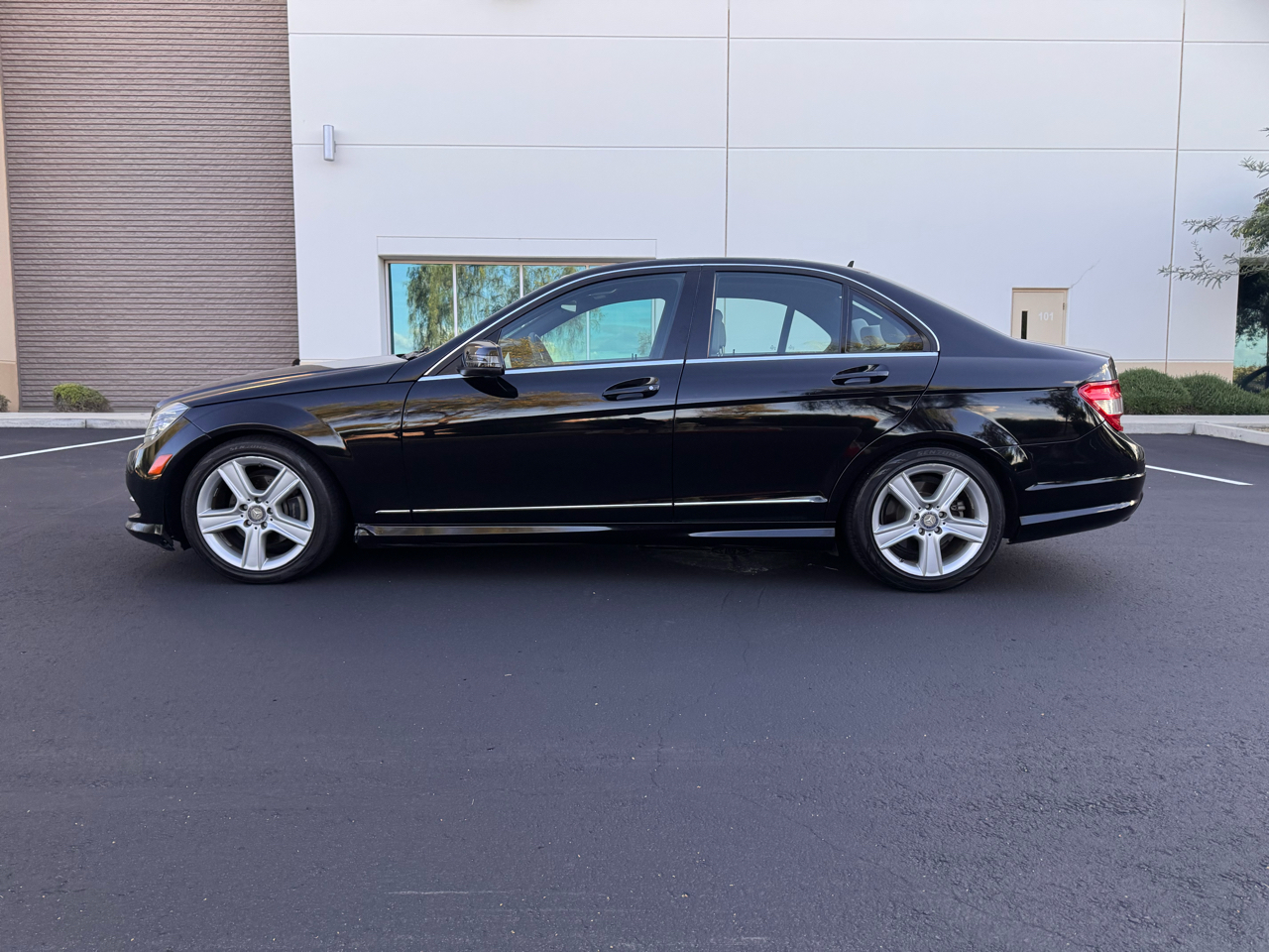 Mercedes-Benz C-Class 4dr Sdn C 300 Sport RWD 2011