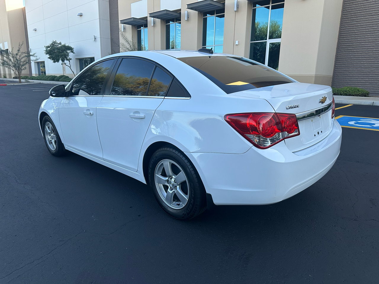 Chevrolet Cruze Limited 4dr Sdn Auto LT w/1LT 2016