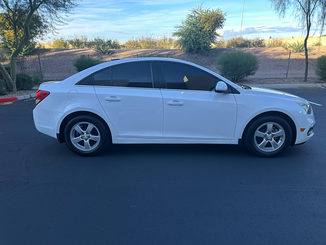 Chevrolet Cruze Limited 4dr Sdn Auto LT w/1LT 2016