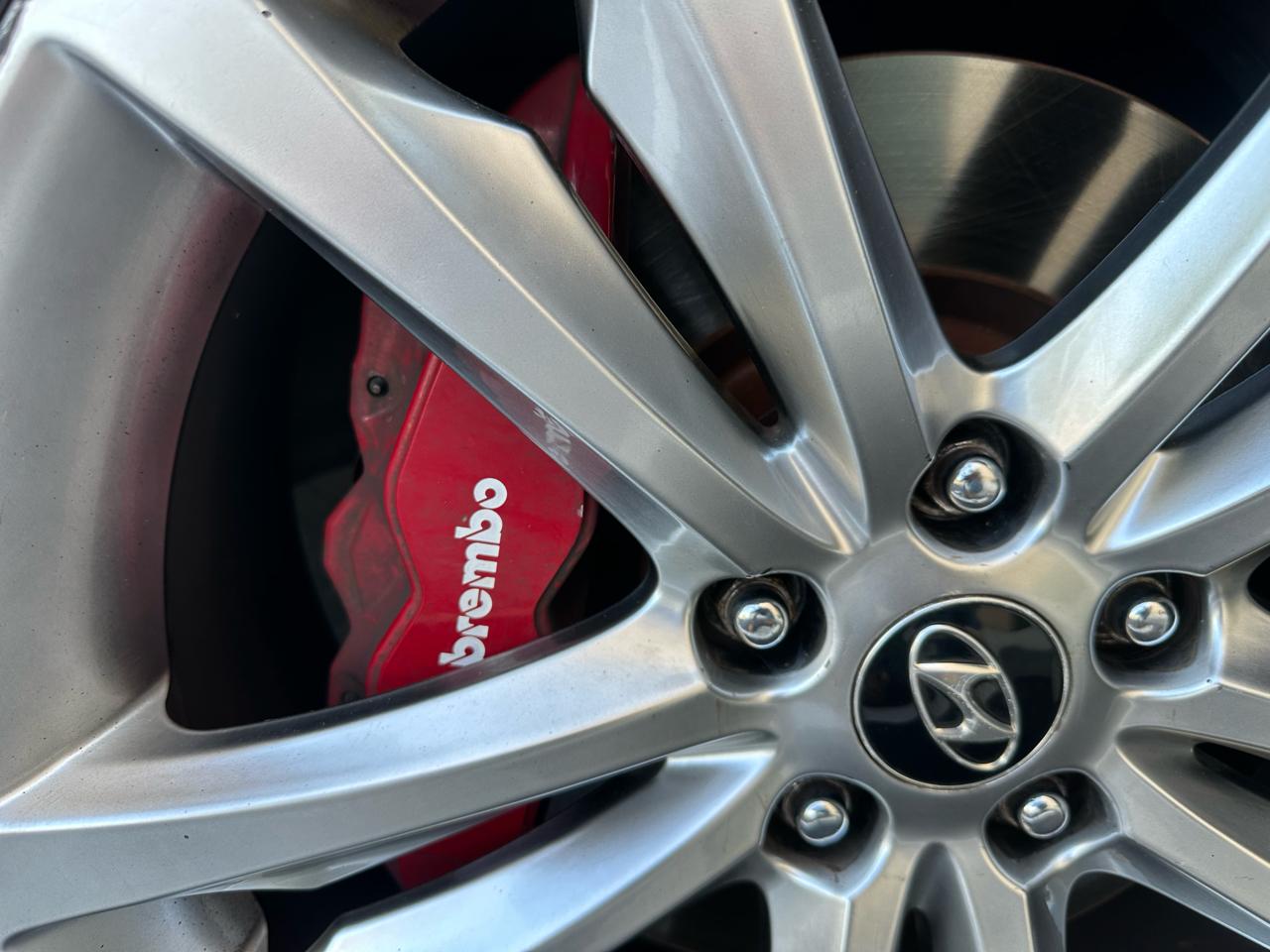 Hyundai Genesis Coupe 2dr I4 2.0T Man R-Spec 2012