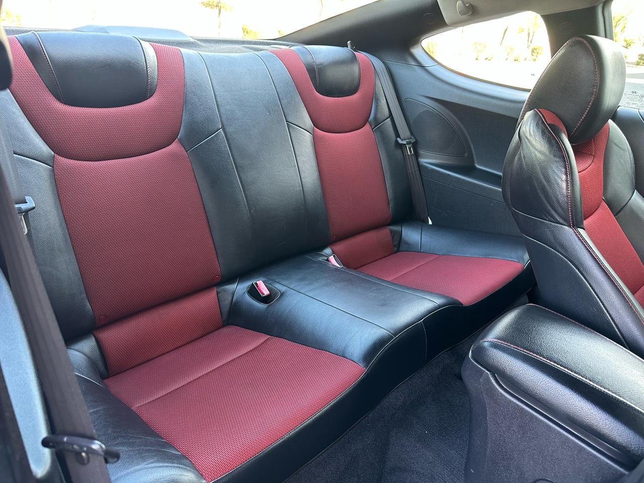 Hyundai Genesis Coupe 2dr I4 2.0T Man R-Spec 2012