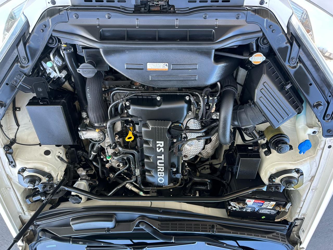 Hyundai Genesis Coupe 2dr I4 2.0T Man R-Spec 2012