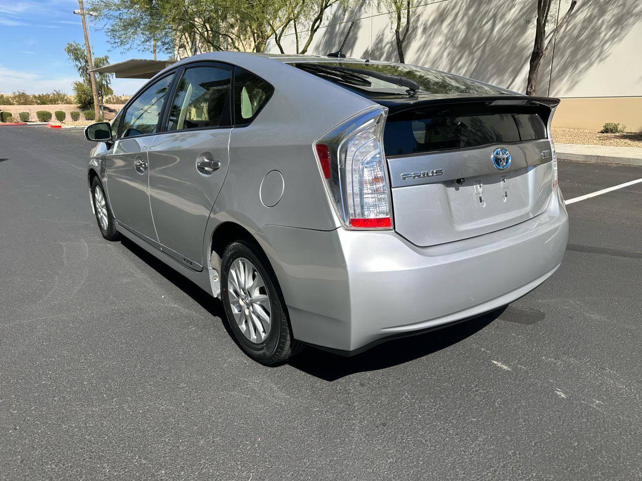 Toyota Prius Plug-In 5dr HB (Natl) 2013