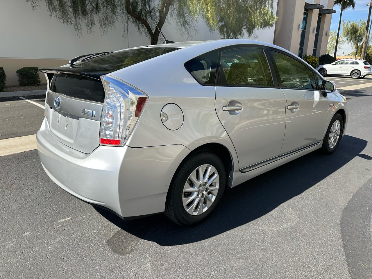 Toyota Prius Plug-In 5dr HB (Natl) 2013