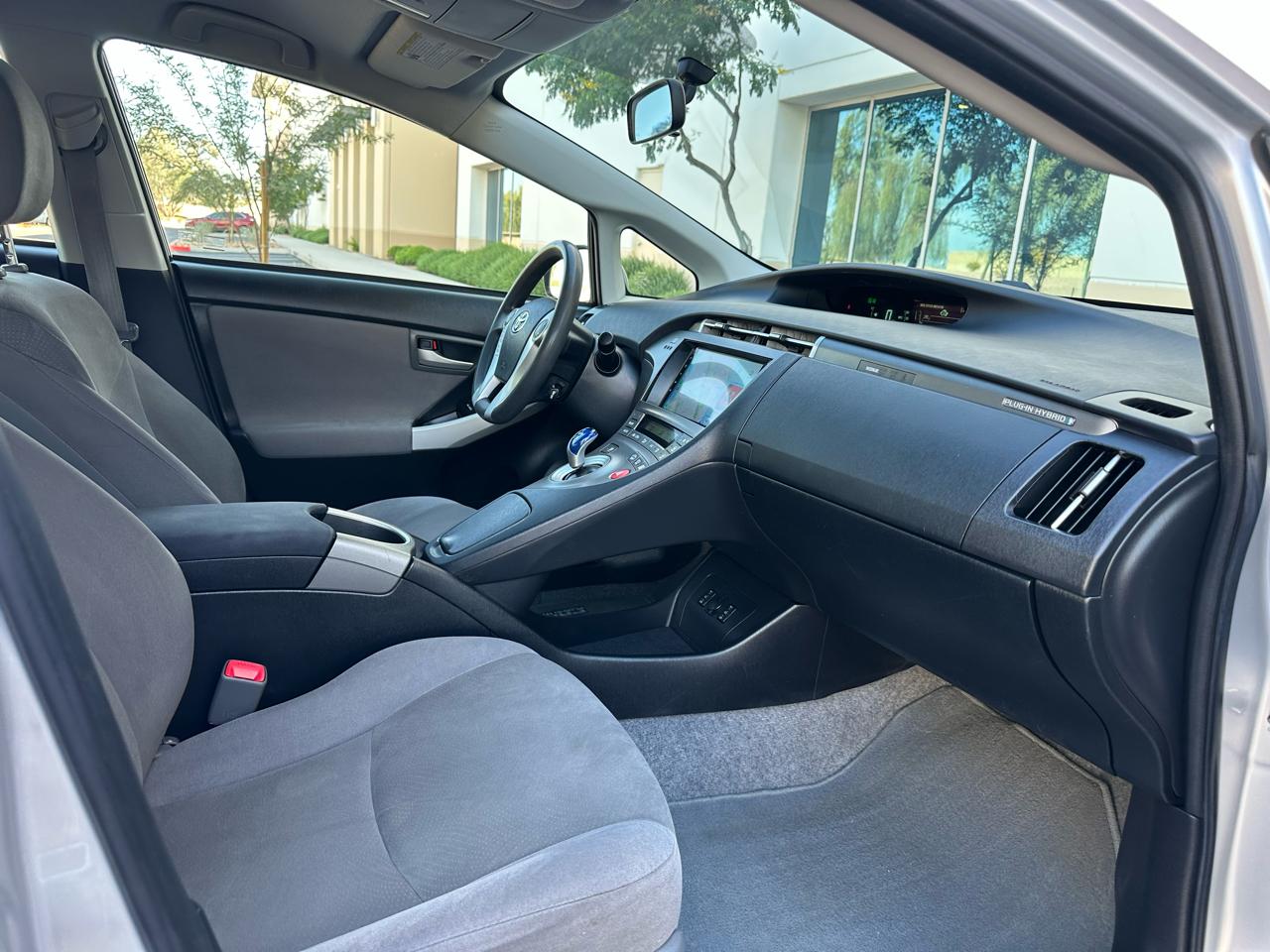 Toyota Prius Plug-In 5dr HB (Natl) 2013