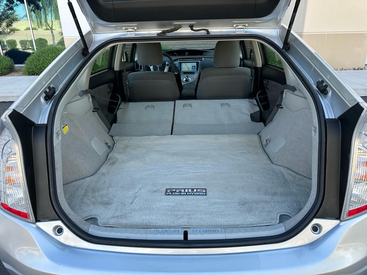 Toyota Prius Plug-In 5dr HB (Natl) 2013