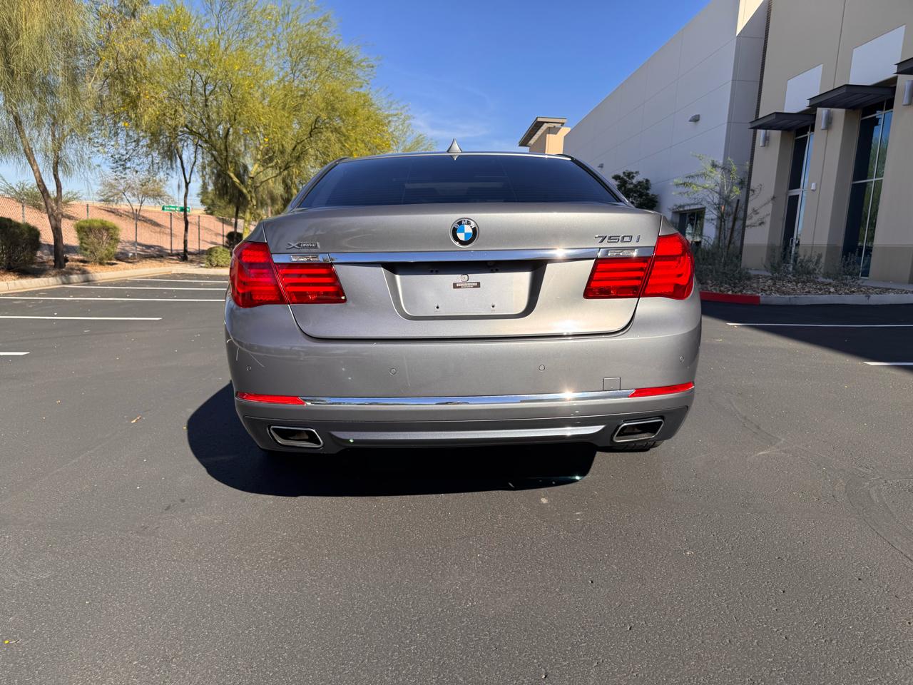 BMW 7 Series 4dr Sdn 750i xDrive AWD 2014