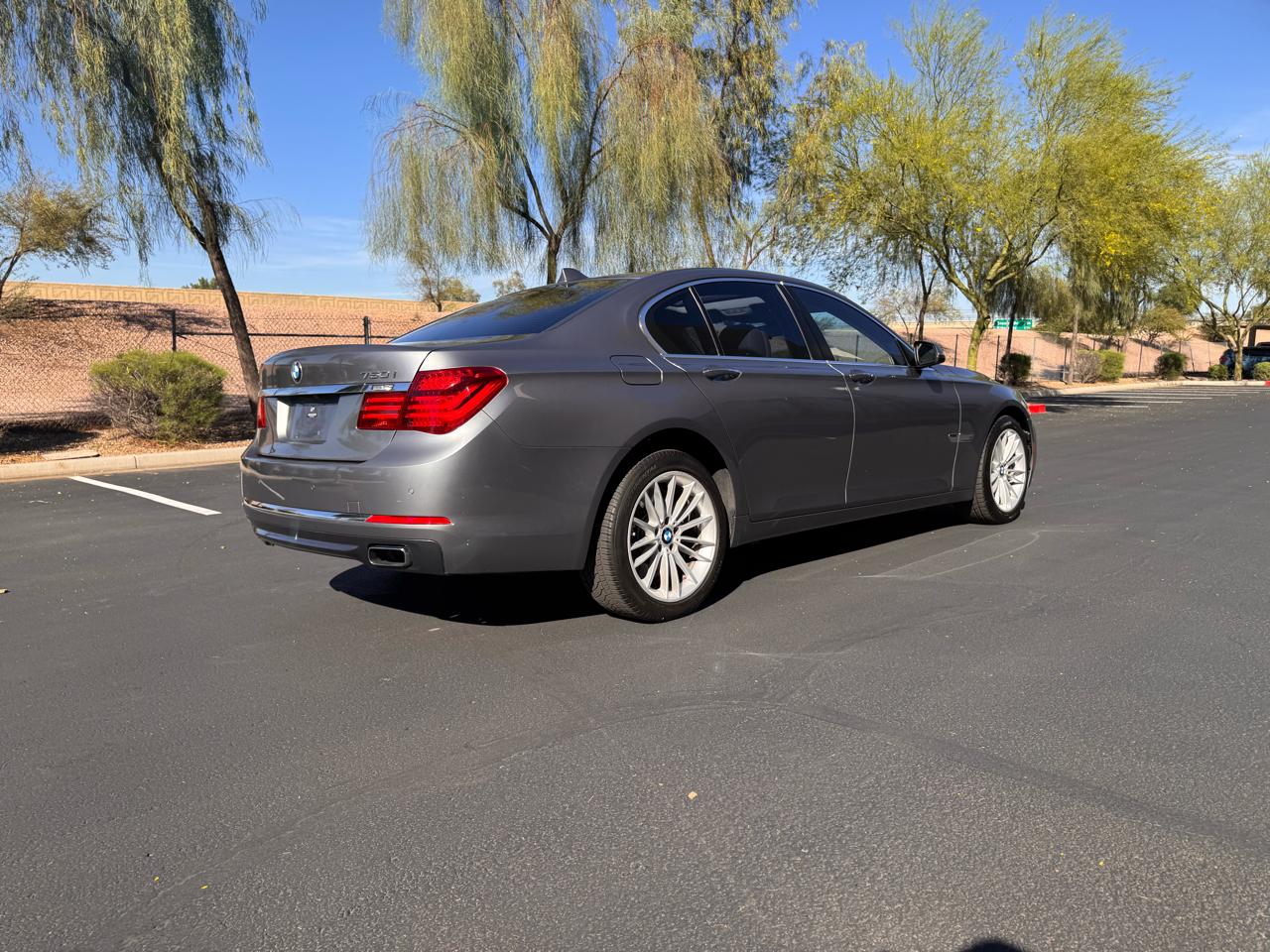 BMW 7 Series 4dr Sdn 750i xDrive AWD 2014