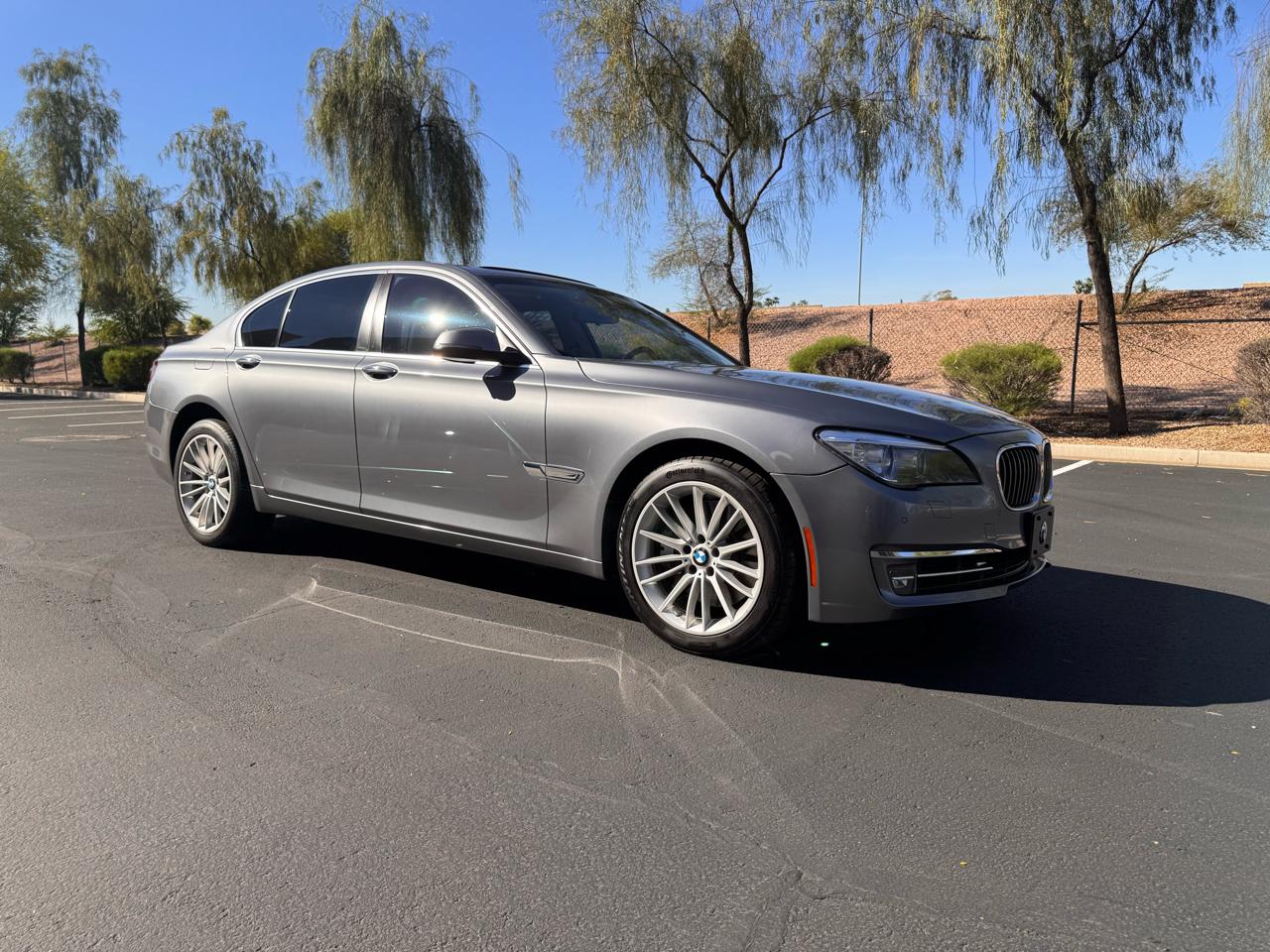 BMW 7 Series 4dr Sdn 750i xDrive AWD 2014