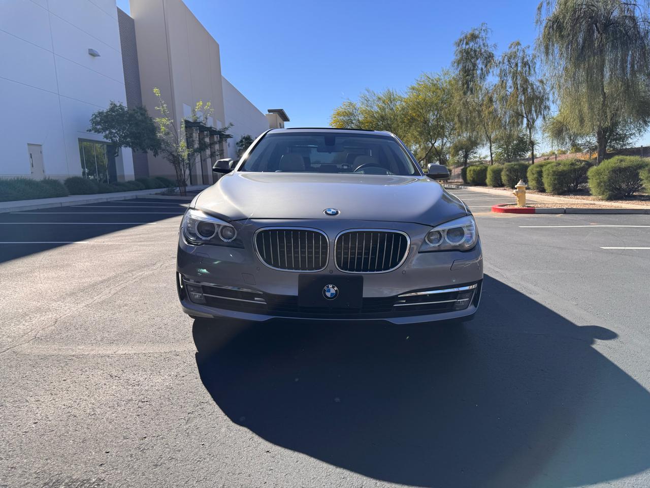 BMW 7 Series 4dr Sdn 750i xDrive AWD 2014