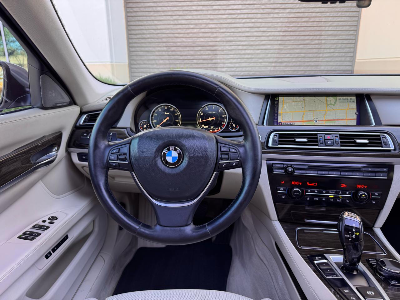 BMW 7 Series 4dr Sdn 750i xDrive AWD 2014