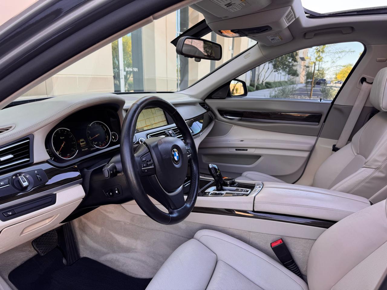 BMW 7 Series 4dr Sdn 750i xDrive AWD 2014