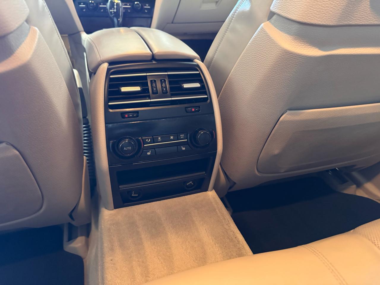 BMW 7 Series 4dr Sdn 750i xDrive AWD 2014