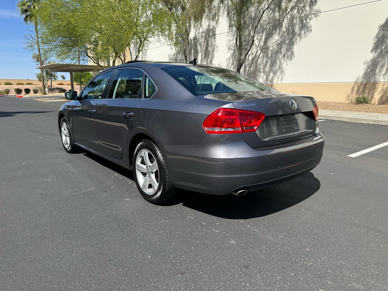 Volkswagen Passat 2.0L TDI SE AT 2013