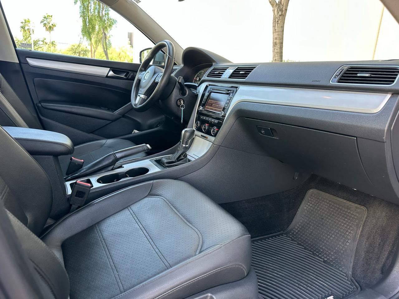 Volkswagen Passat 2.0L TDI SE AT 2013