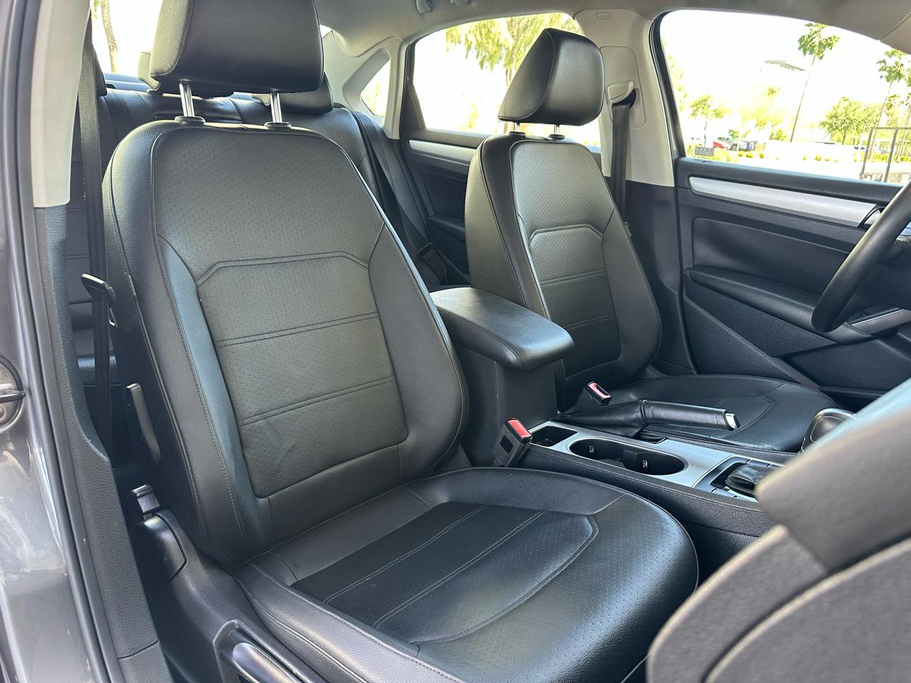 Volkswagen Passat 2.0L TDI SE AT 2013