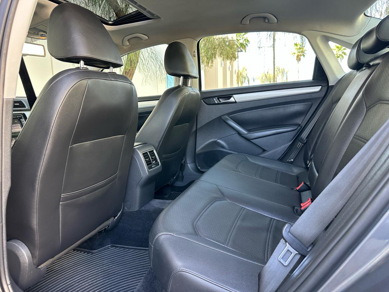 Volkswagen Passat 2.0L TDI SE AT 2013