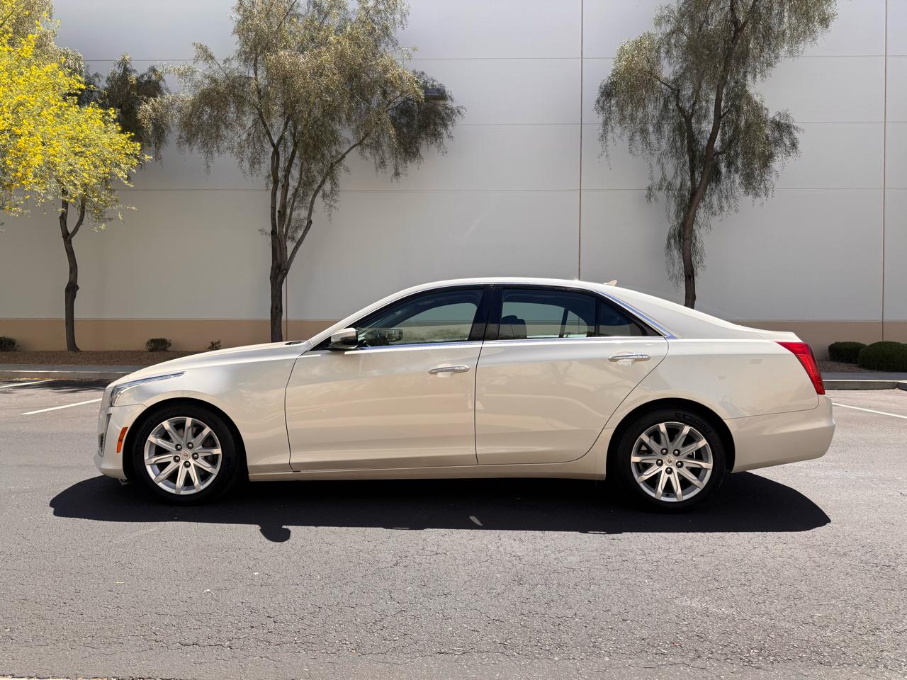 Cadillac CTS Sedan 4dr Sdn 2.0L Turbo Luxury RWD 2014