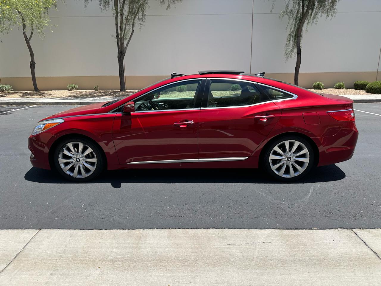 Hyundai Azera 4dr Sdn 2012