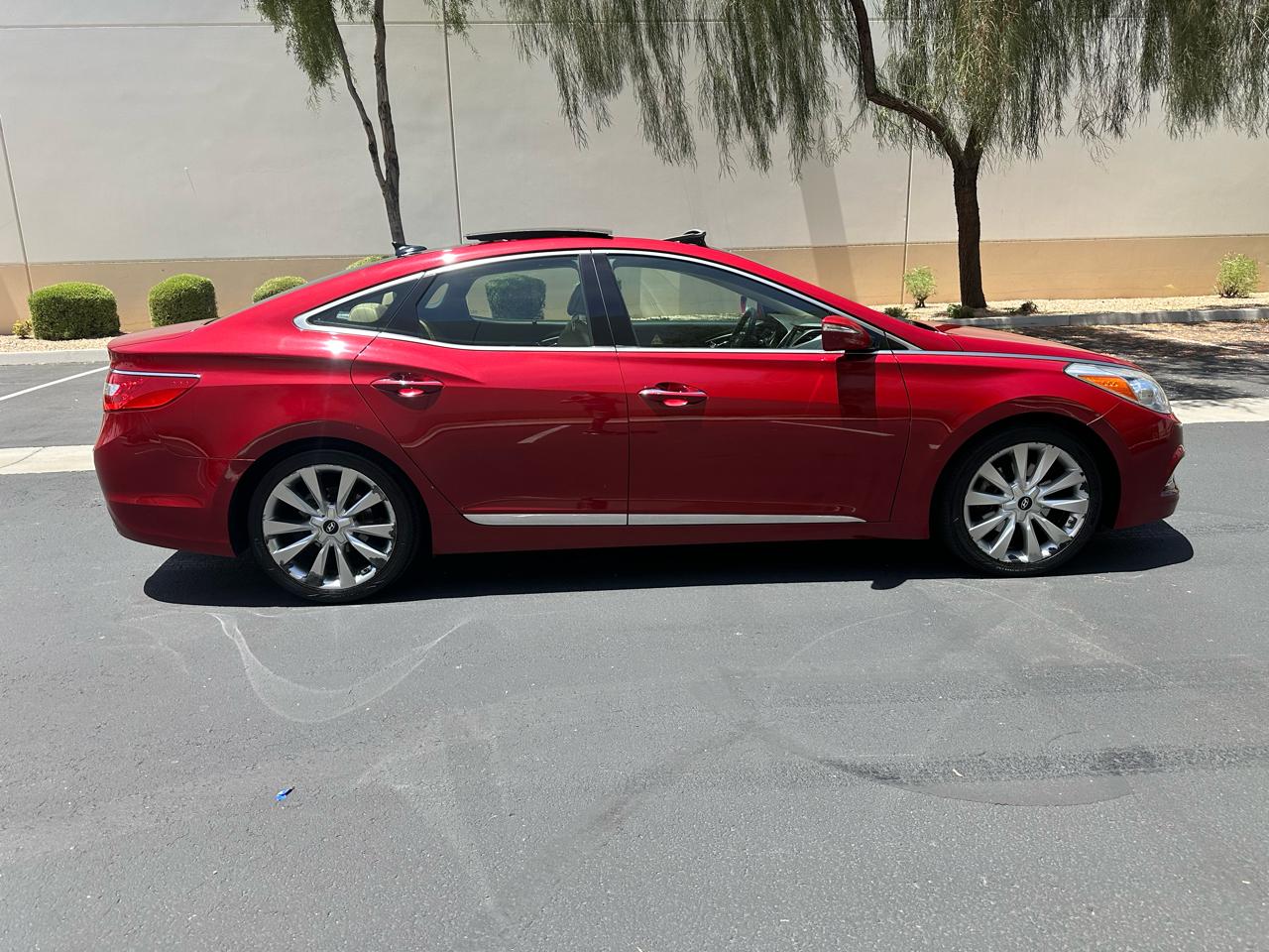 Hyundai Azera 4dr Sdn 2012