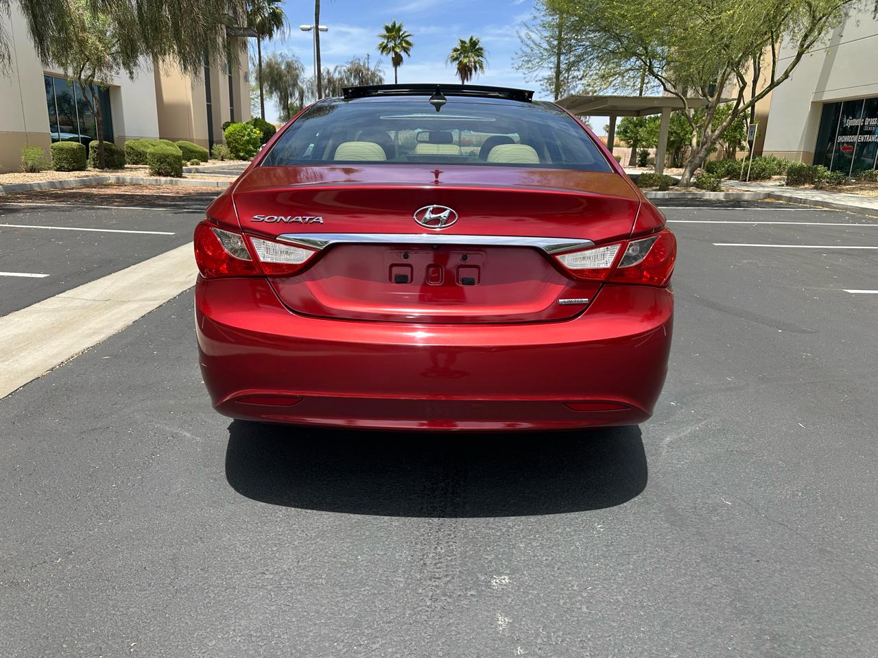 Hyundai Sonata 4dr Sdn 2.4L Auto Limited PZEV 2013