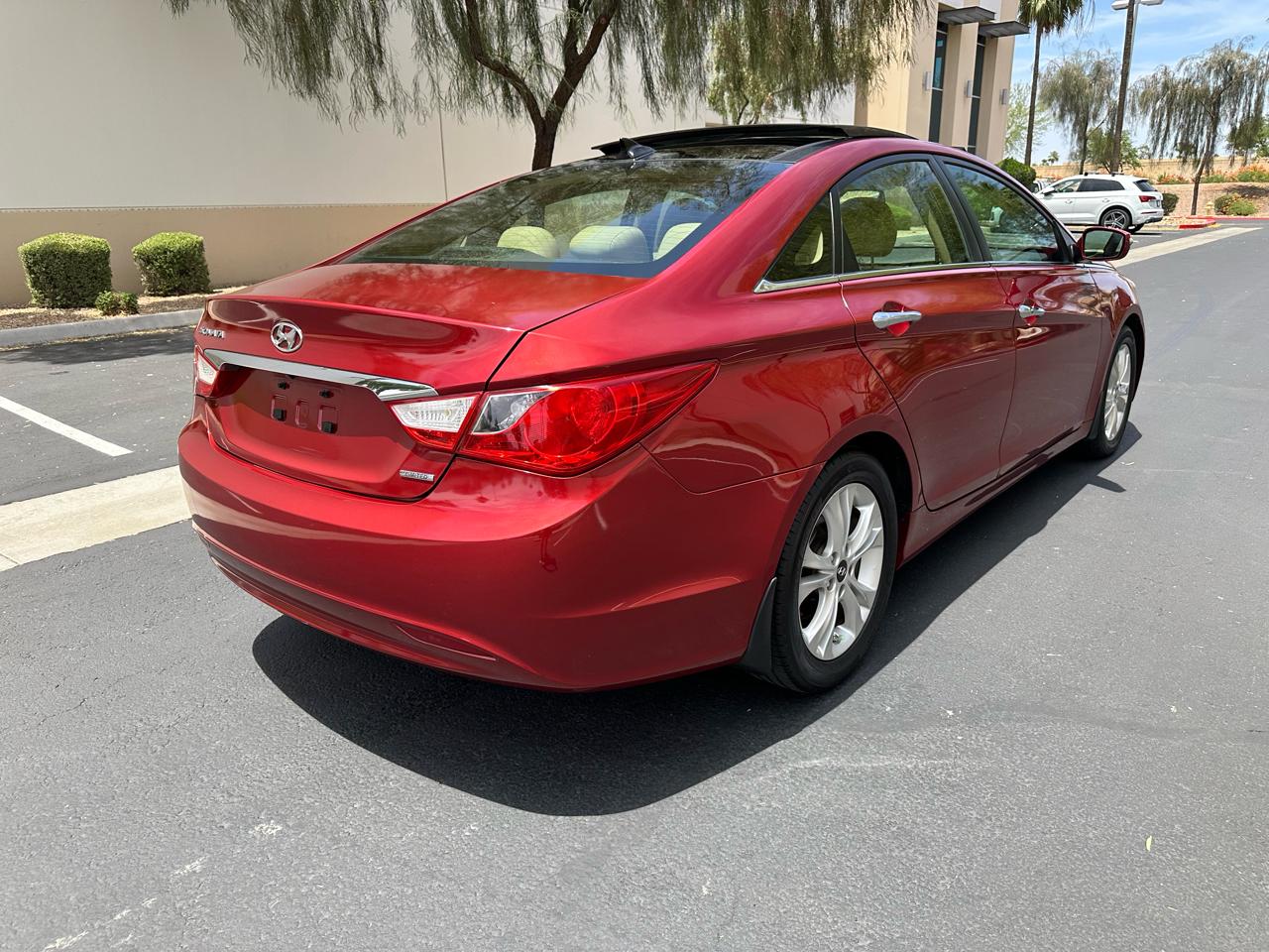Hyundai Sonata 4dr Sdn 2.4L Auto Limited PZEV 2013